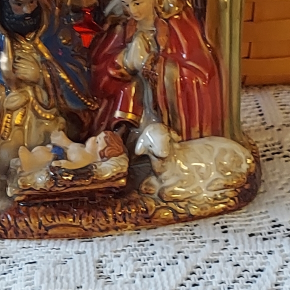 Porcelain Nativity Scene - Picture 2 of 12
